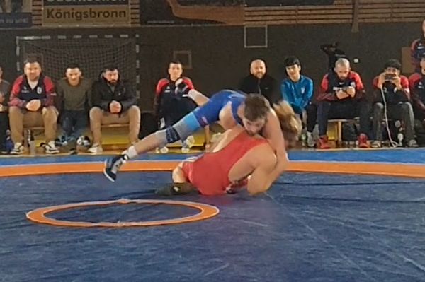 Stefan Hoss (rotes Trikot)